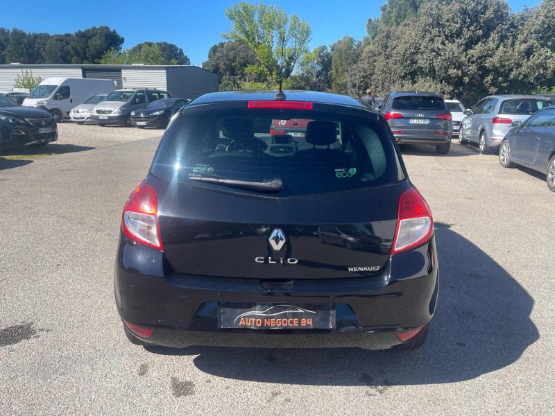 RENAULT CLIO III 1.5 DCI 75CH NIGHT&DAY ECO² 5P 143MKM