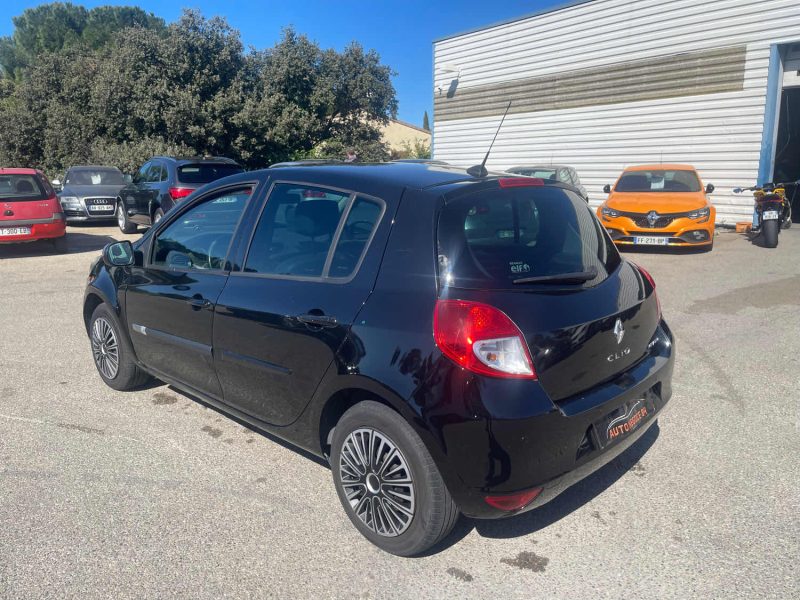 RENAULT CLIO III 1.5 DCI 75CH NIGHT&DAY ECO² 5P 143MKM