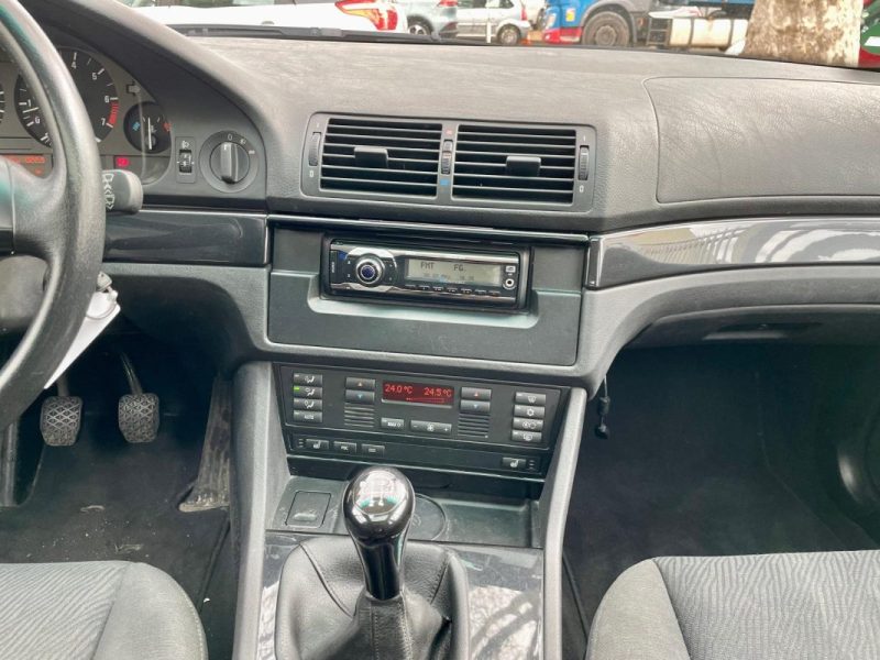 BMW SERIE 5  E39 525i 192 SPORT 