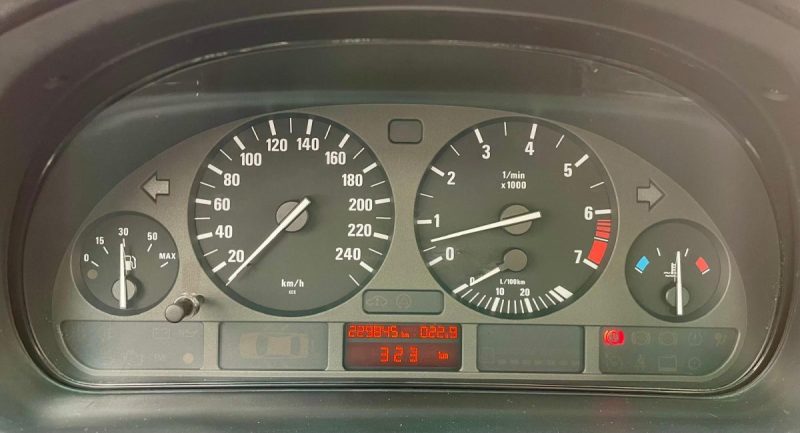 BMW SERIE 5  E39 525i 192 SPORT 