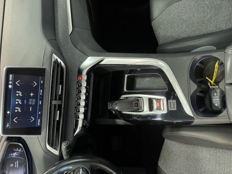 PEUGEOT 3008 II SUV (MC_, MR_, MJ_, M4_) 1.5 BLUEHDI 130 (130CV) 2020