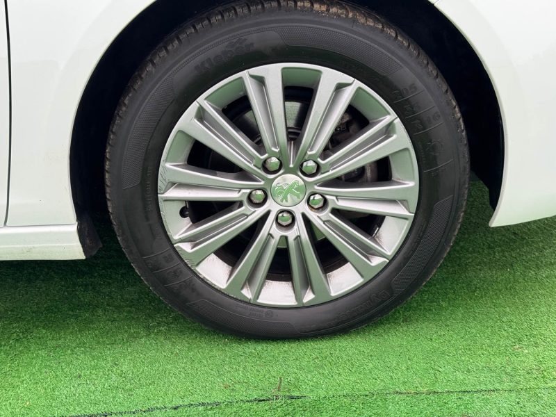 PEUGEOT 308 - 3 1.5 BLUEHDI 130CH S&S ACTIVE GARANTIE 12 MOIS  