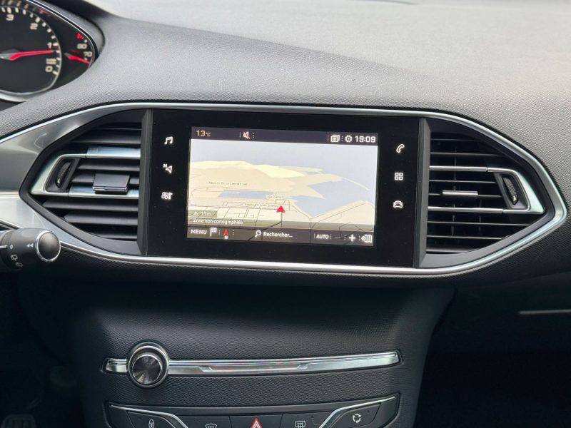 PEUGEOT 308 - 3 1.5 BLUEHDI 130CH S&S ACTIVE GARANTIE 12 MOIS  