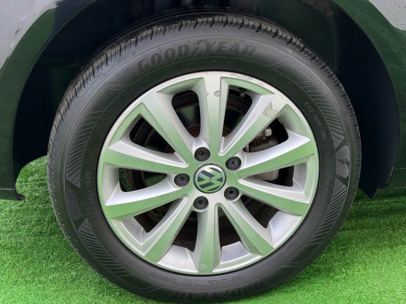 VOLKSWAGEN TOURAN 1.6 TDI 105CH BLUEMOTION  CONFORT LINE DSG7 GARANTIE 12 MOIS 