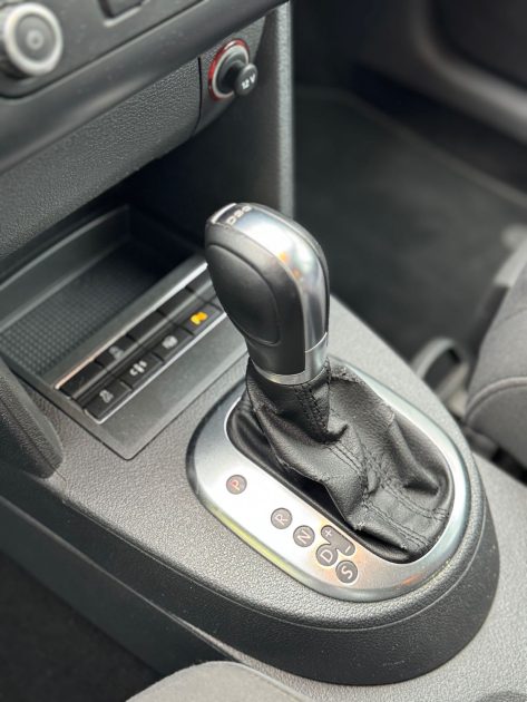 VOLKSWAGEN TOURAN 1.6 TDI 105CH BLUEMOTION  CONFORT LINE DSG7 GARANTIE 12 MOIS 