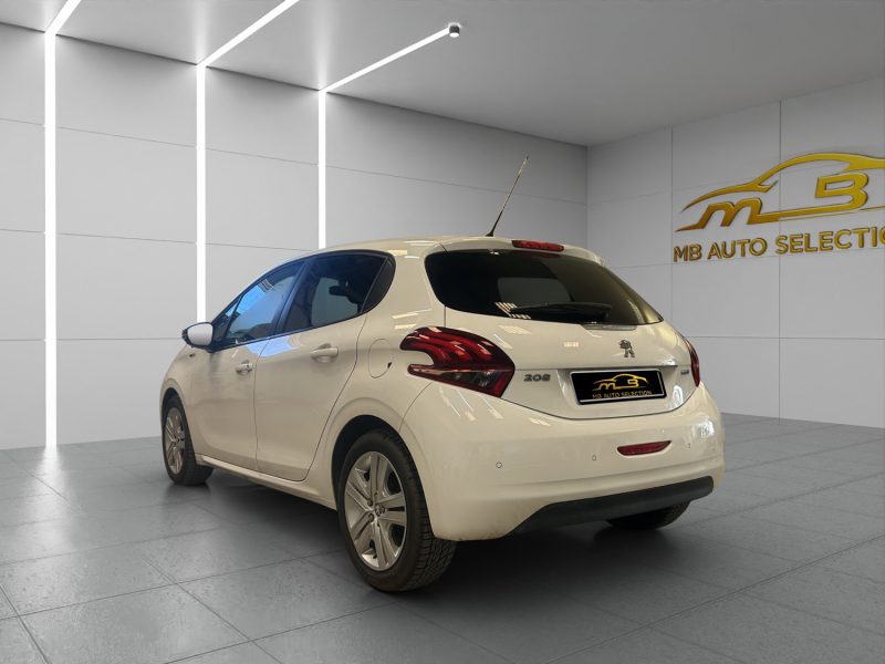 PEUGEOT 208 1.2 ESSENCE 82CV