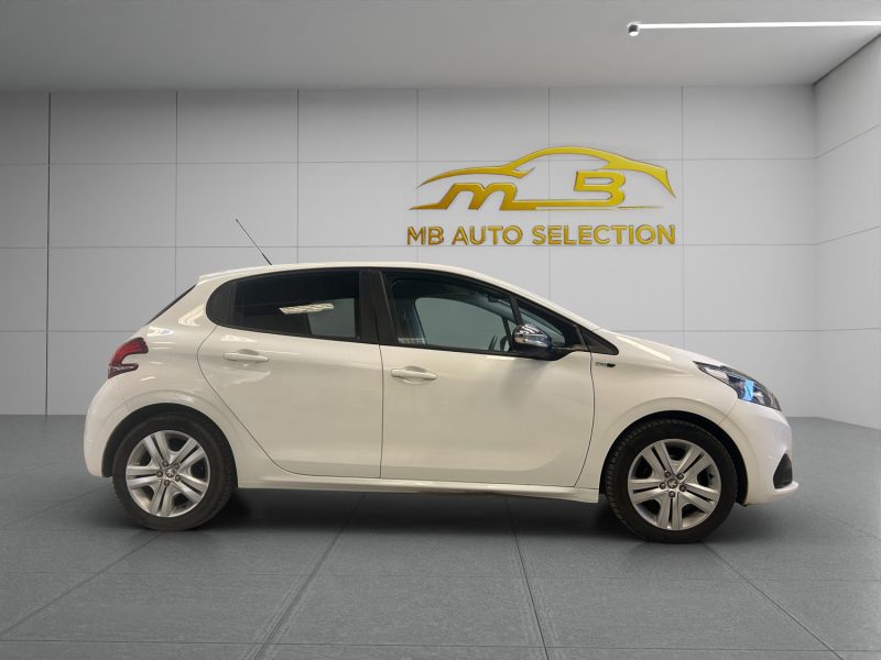 PEUGEOT 208 1.2 ESSENCE 82CV