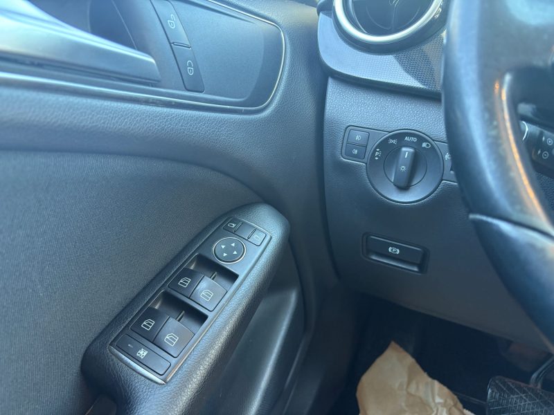 MERCEDES CLASSE B B180 CDI 110 cv boite auto 2012