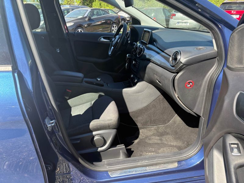 MERCEDES CLASSE B B180 CDI 110 cv boite auto 2012