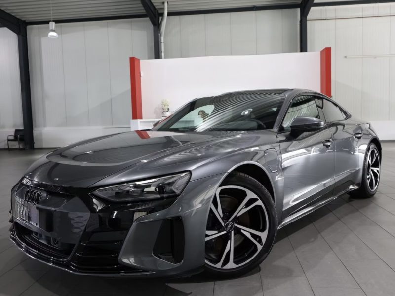 AUDI e-tron GT quattro 476ch / Toit pano / Virtual Cockpit / ACC / Caméra / Black Pack