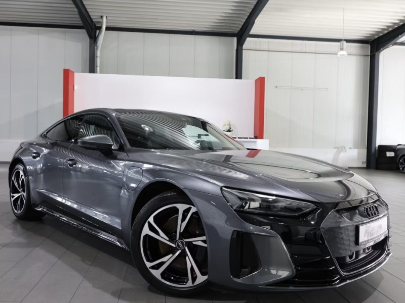 AUDI e-tron GT quattro 476ch / Toit pano / Virtual Cockpit / ACC / Caméra / Black Pack