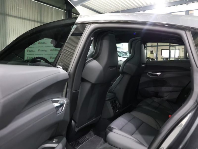 AUDI e-tron GT quattro 476ch / Toit pano / Virtual Cockpit / ACC / Caméra / Black Pack