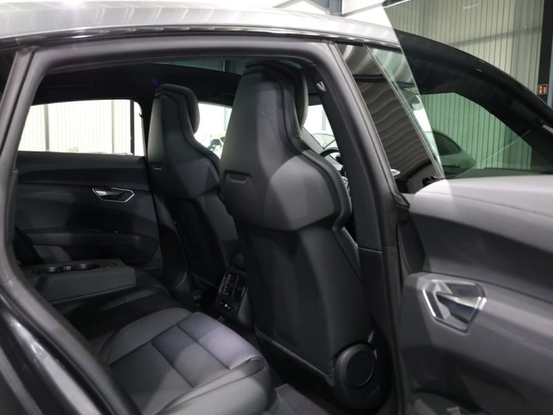AUDI e-tron GT quattro 476ch / Toit pano / Virtual Cockpit / ACC / Caméra / Black Pack
