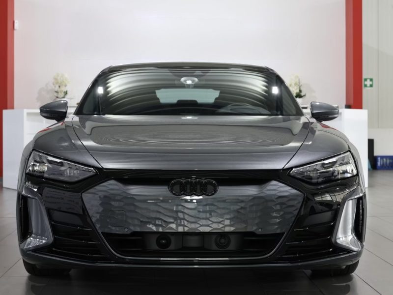 AUDI e-tron GT quattro 476ch / Toit pano / Virtual Cockpit / ACC / Caméra / Black Pack