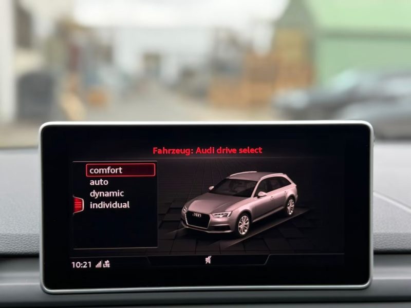 AUDI RS4 AVANT 2.9 TFSI 450ch / TOIT PANO / MATRIX LED / HEAD-UP / RS