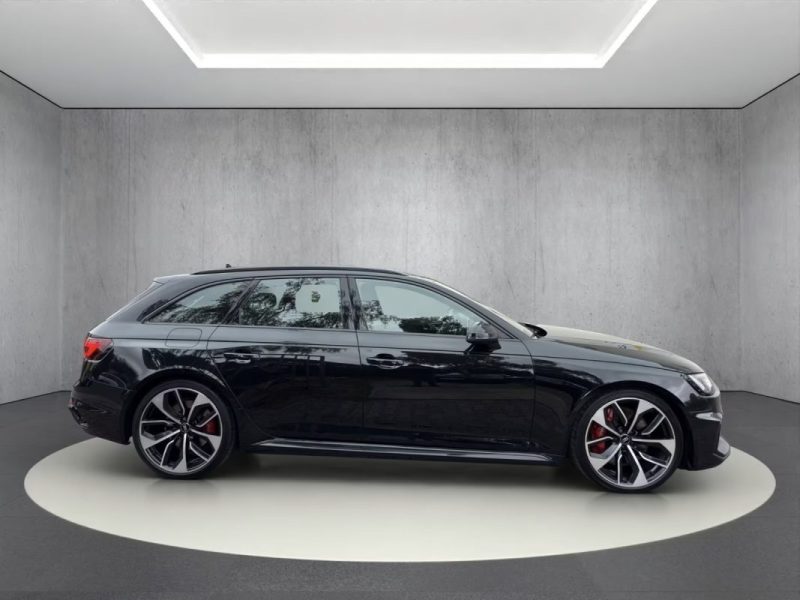 AUDI RS4 AVANT 2.9 TFSI 450ch / TOIT PANO / MATRIX LED / HEAD-UP / RS
