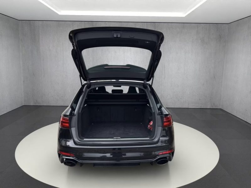 AUDI RS4 AVANT 2.9 TFSI 450ch / TOIT PANO / MATRIX LED / HEAD-UP / RS