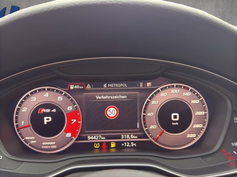 AUDI RS4 AVANT 2.9 TFSI 450ch / TOIT PANO / MATRIX LED / HEAD-UP / RS