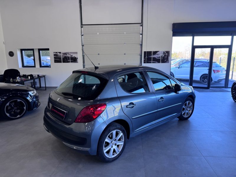 PEUGEOT 207 1.6 HDI 90cv / 1 ERE MAIN / 5 PORTES 