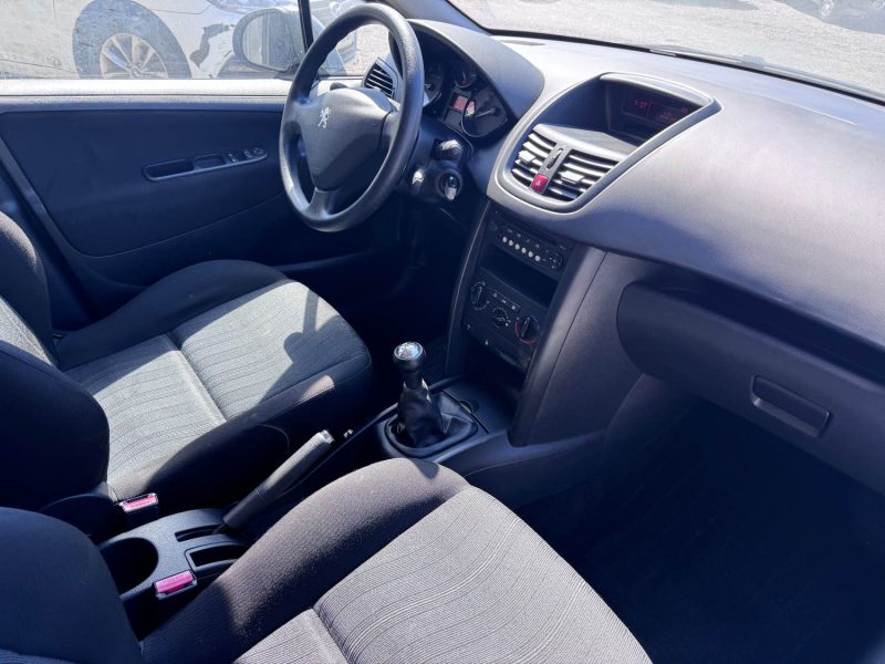 PEUGEOT 207 1.6 HDI 90cv / 1 ERE MAIN / 5 PORTES 