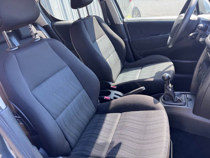 PEUGEOT 207 1.6 HDI 90cv / 1 ERE MAIN / 5 PORTES 