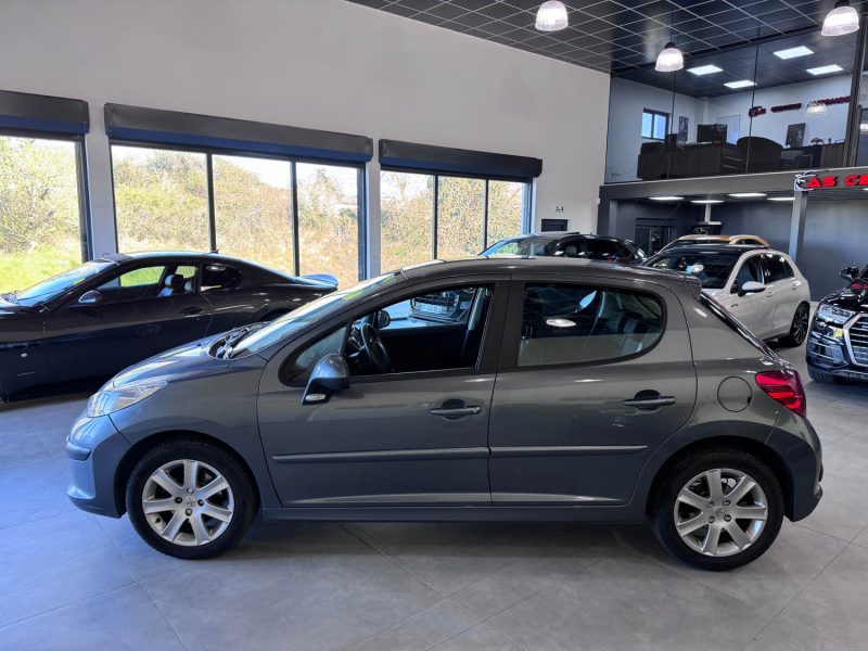 PEUGEOT 207 1.6 HDI 90cv / 1 ERE MAIN / 5 PORTES 