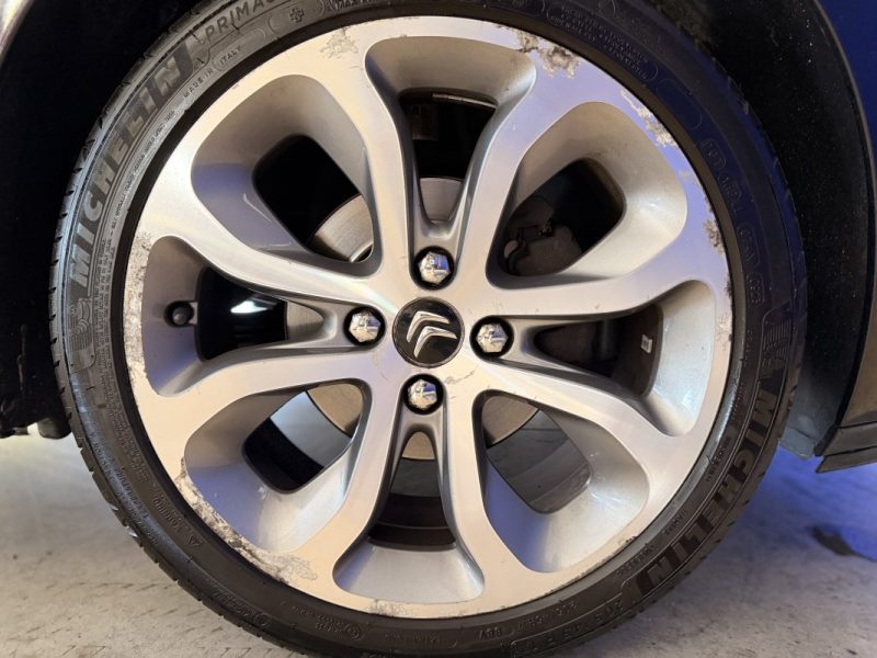 CITROËN C3 EXCLUSIVE - 1.6 L HDi - 92 ch - COURROIE NEUVE - TOIT PANORAMIQUE - IDEAL JEUNE PERMIS 