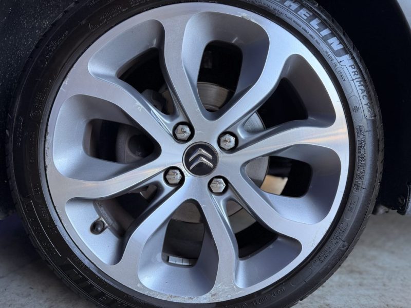 CITROËN C3 EXCLUSIVE - 1.6 L HDi - 92 ch - COURROIE NEUVE - TOIT PANORAMIQUE - IDEAL JEUNE PERMIS 