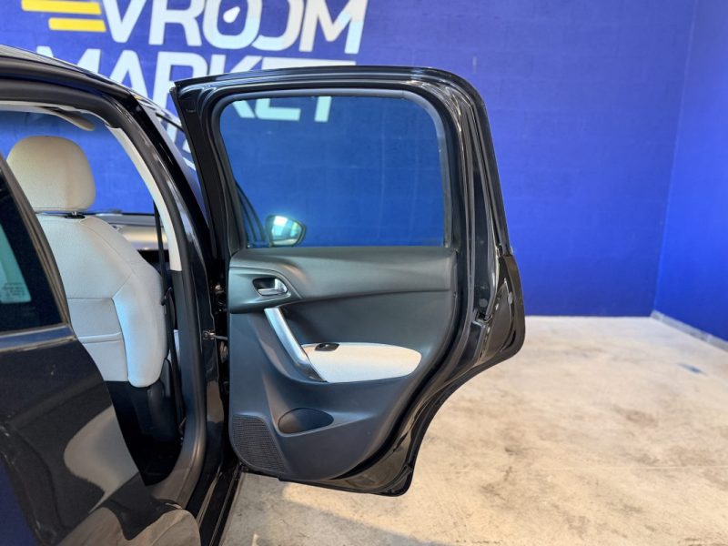 CITROËN C3 EXCLUSIVE - 1.6 L HDi - 92 ch - COURROIE NEUVE - TOIT PANORAMIQUE - IDEAL JEUNE PERMIS 