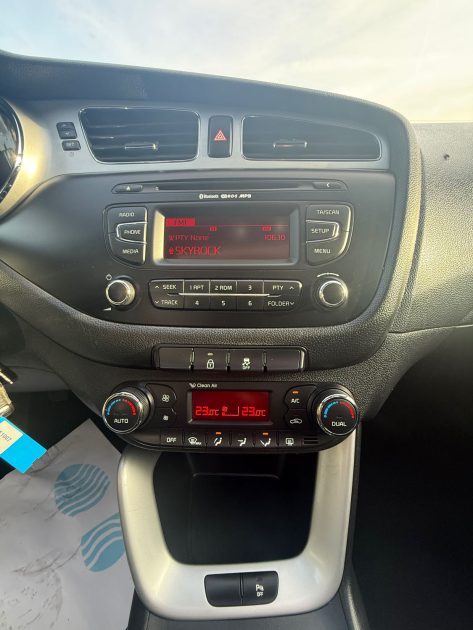 KIA CEE-D 2 TOIT OUVRANT 1.6 CRDI - 16V TURBO 128CV 5 PORTES 2013