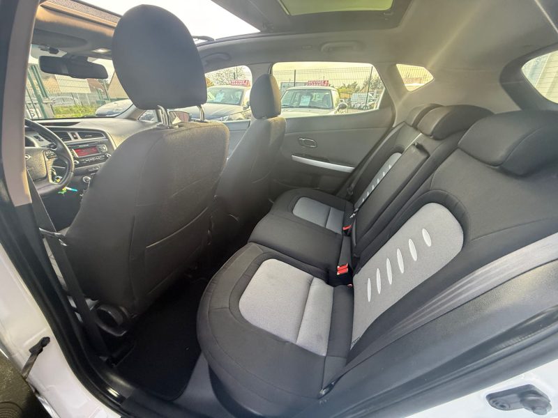 KIA CEE-D 2 TOIT OUVRANT 1.6 CRDI - 16V TURBO 128CV 5 PORTES 2013