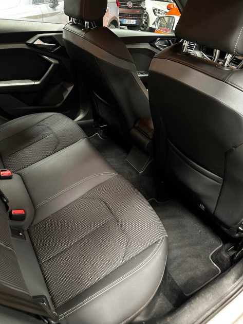 MAGNIFIQUE AUDI A1 SPORTBACK S LINE 1.0 TFSI 110 CH (SUIVI D’ENTRETIEN AUDI, PACK S LINE, CARPLAY)