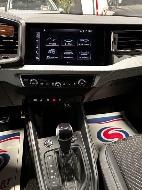 MAGNIFIQUE AUDI A1 SPORTBACK S LINE 1.0 TFSI 110 CH (SUIVI D’ENTRETIEN AUDI, PACK S LINE, CARPLAY)