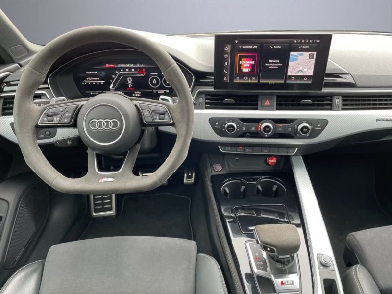 AUDI RS4 Avant / Matrix LED / Sièges massants / Caméra AV / Échappement sport