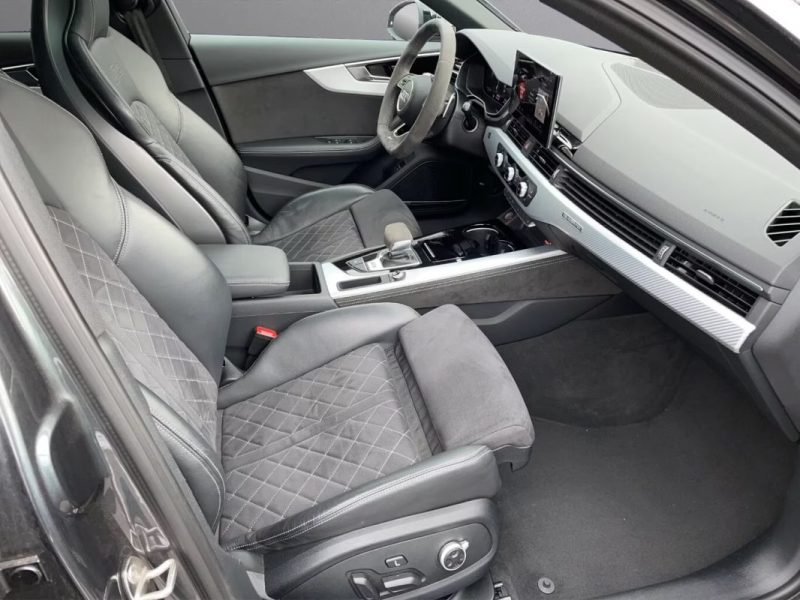 AUDI RS4 Avant / Matrix LED / Sièges massants / Caméra AV / Échappement sport