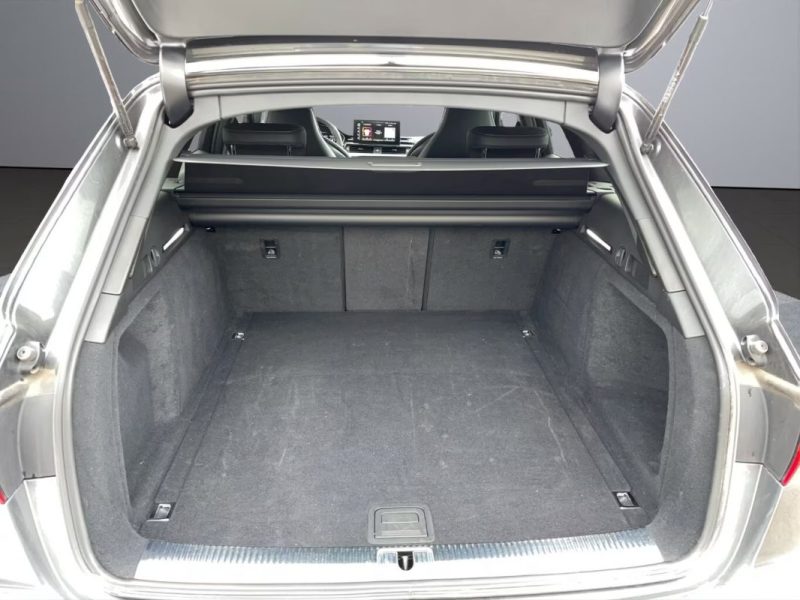 AUDI RS4 Avant / Matrix LED / Sièges massants / Caméra AV / Échappement sport