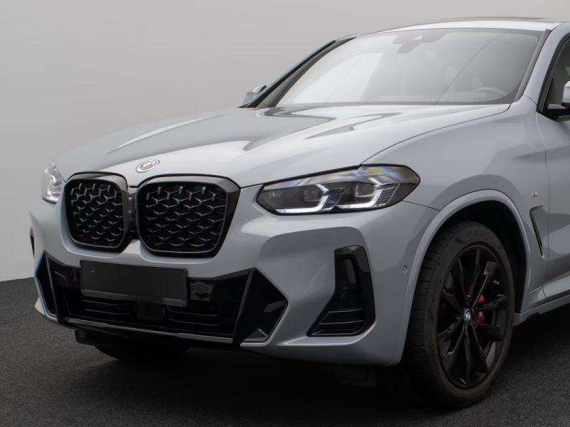 BMW X4 Xd 30i  M sport/ Toit panoramique / Harman Kardon / Attelage / M Sport