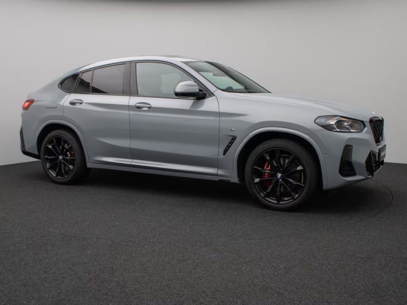 BMW X4 Xd 30i  M sport/ Toit panoramique / Harman Kardon / Attelage / M Sport