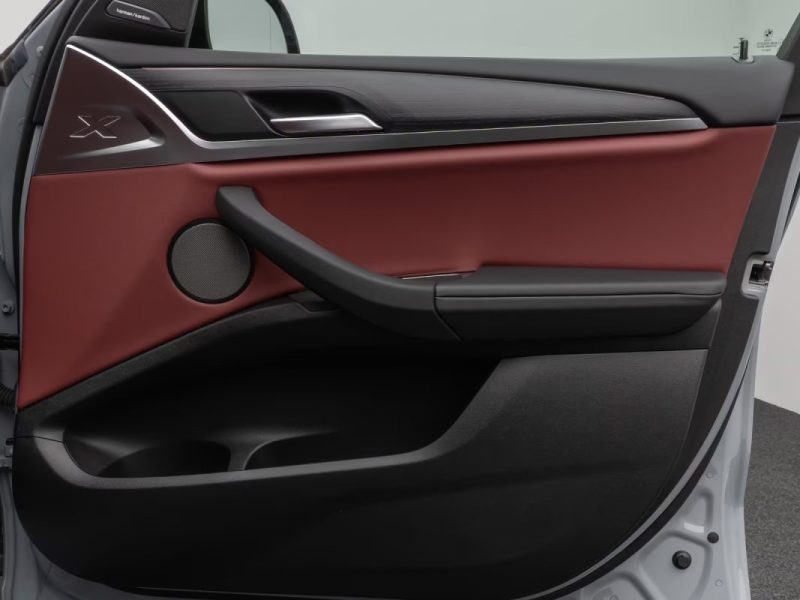 BMW X4 Xd 30i  M sport/ Toit panoramique / Harman Kardon / Attelage / M Sport