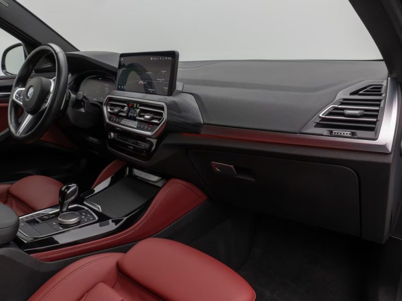 BMW X4 Xd 30i  M sport/ Toit panoramique / Harman Kardon / Attelage / M Sport