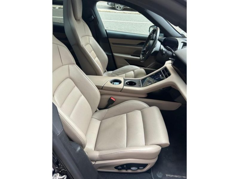 PORSCHE TAYCAN  2024 25000KMs PHASE 2 431 CV