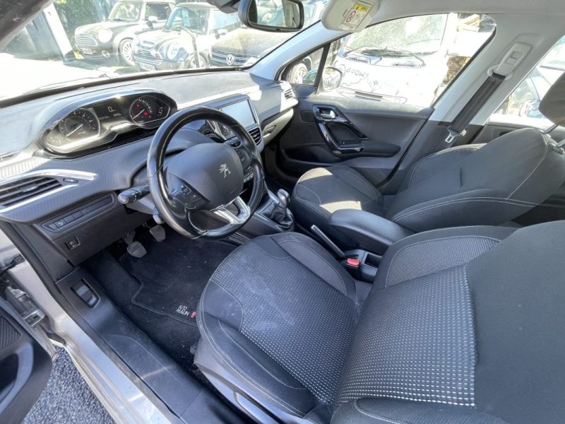 PEUGEOT 208 1.2 PURETECH 82CH ALLURE 5P