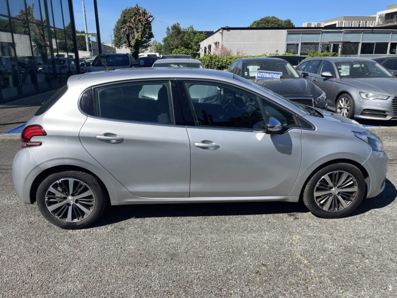 PEUGEOT 208 1.2 PURETECH 82CH ALLURE 5P