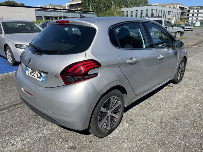 PEUGEOT 208 1.2 PURETECH 82CH ALLURE 5P
