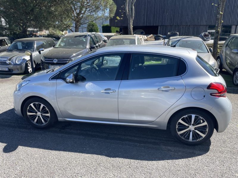 PEUGEOT 208 1.2 PURETECH 82CH ALLURE 5P