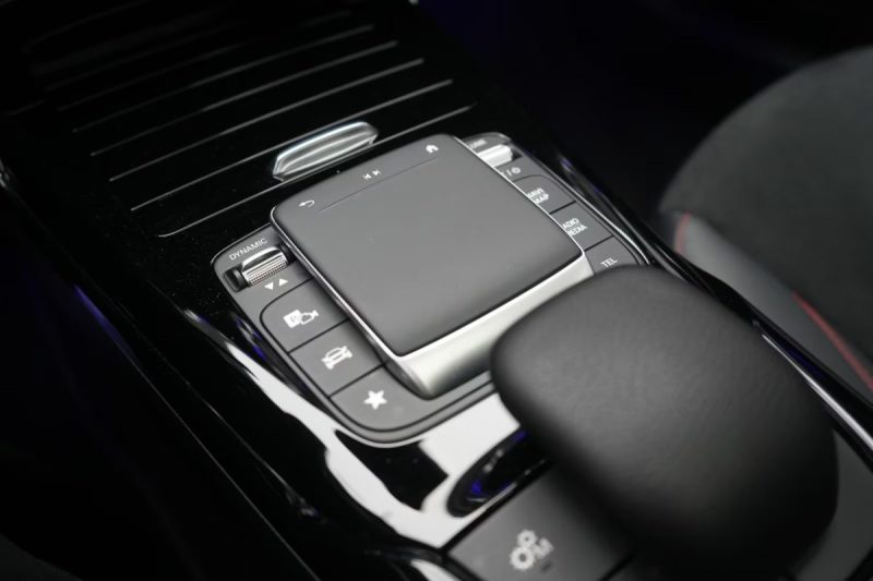 MERCEDES CLA SHOOTING 45 AMG 421 CV TOIT OUVRANT SIEGES SPORT