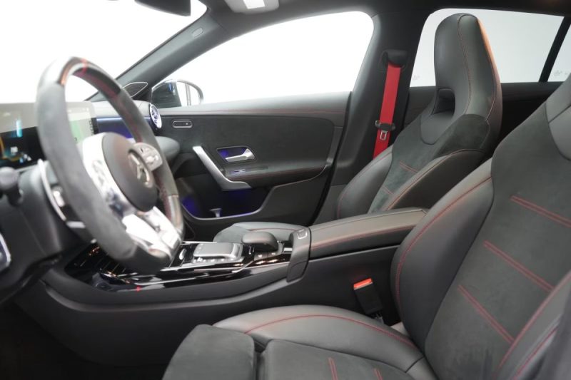MERCEDES CLA SHOOTING 45 AMG 421 CV TOIT OUVRANT SIEGES SPORT