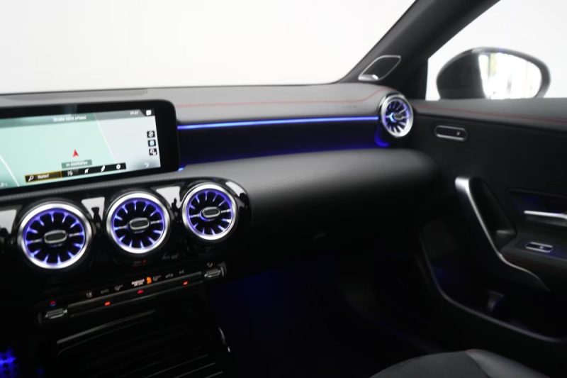 MERCEDES CLA SHOOTING 45 AMG 421 CV TOIT OUVRANT SIEGES SPORT