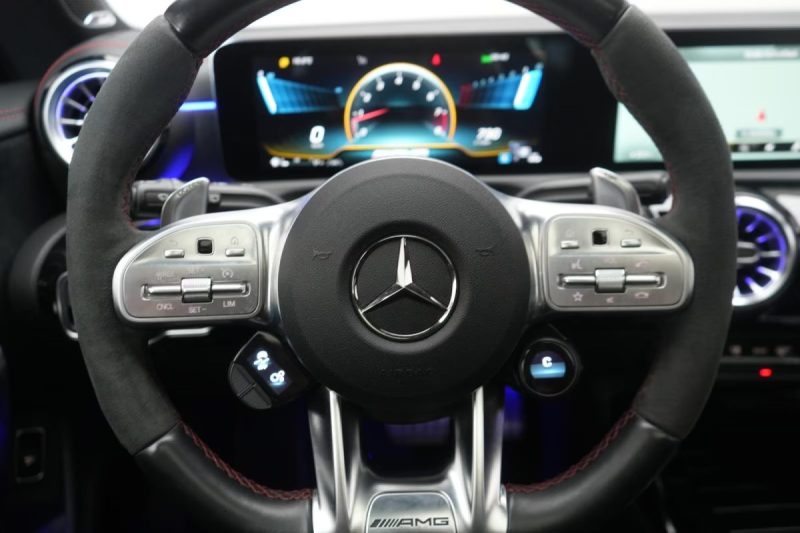 MERCEDES CLA SHOOTING 45 AMG 421 CV TOIT OUVRANT SIEGES SPORT