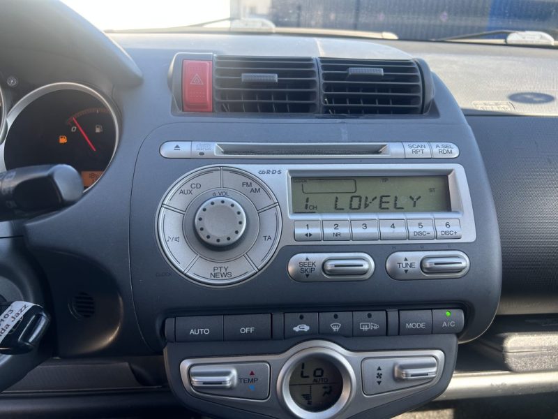 Jolie HONDA JAZZ  1.4 DSI BOITE AUTOMATIQUE